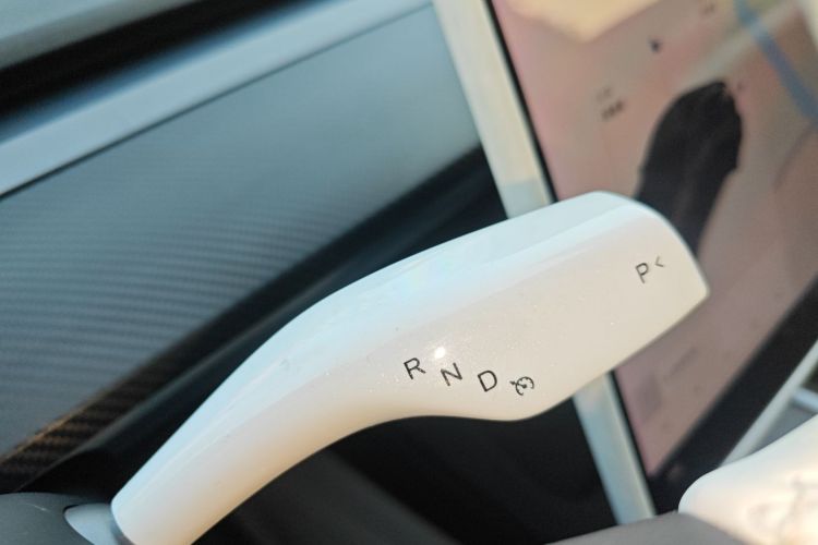 特斯拉 Model Y 2021款 标准续航后驱版中控内饰18