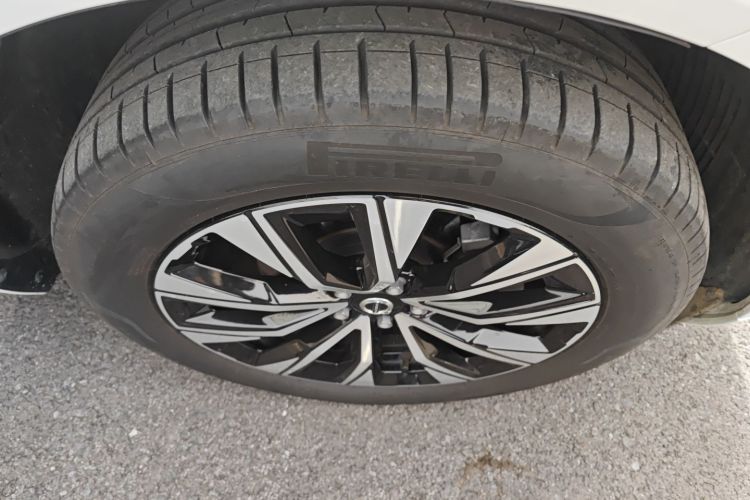 沃尔沃XC60 2025款 B5 四驱智远豪华版车身外观10