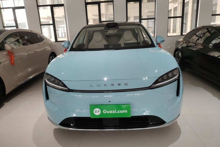 鸿蒙智行 智界R7 2025款 增程 251km Max车身外观2