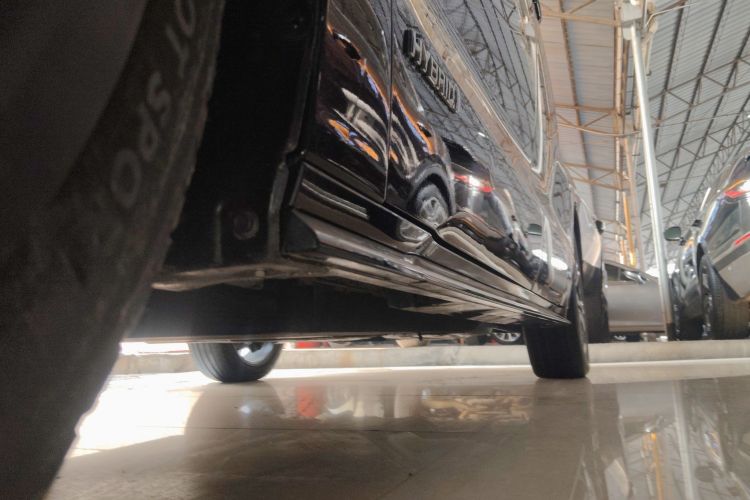 丰田 格瑞维亚 2022款 2.5L混动 尊爵版局部细节9002