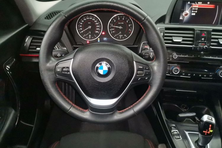 宝马1系(进口) 2015款 120i 运动设计套装中控内饰13