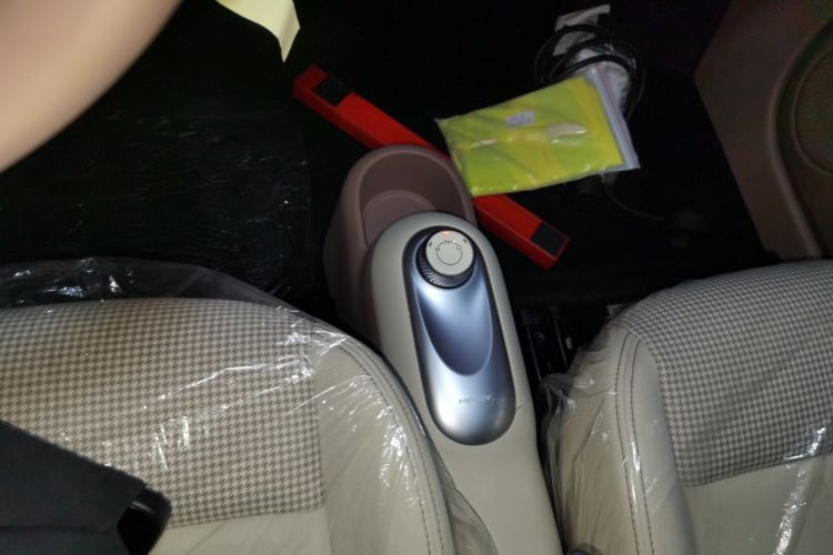 五菱汽车 宏光MINIEV 2025款 四门版 进阶款中控内饰18