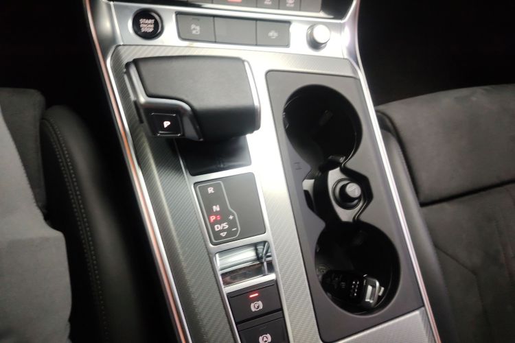 奥迪A6(进口) 2022款 Avant 先锋派 45 TFSI 臻选动感型中控内饰18