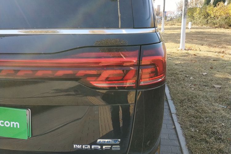 江淮瑞风 瑞风RF8 PHEV 2024款 智聆版 1.5T 150KM 旗舰型 磷酸铁锂车身外观6006