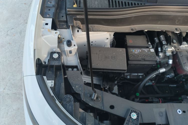 零跑汽车 零跑B10 2025款 510悦享版机舱底盘25