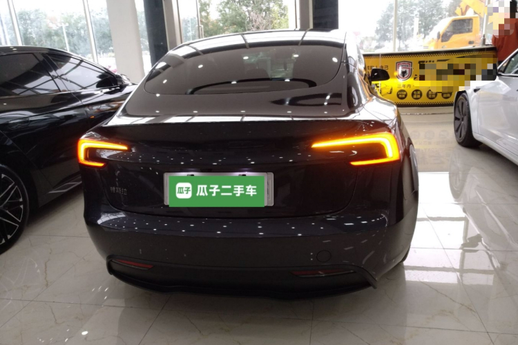 特斯拉 Model 3 2023款 后轮驱动版车身外观6