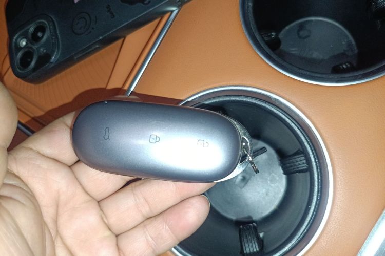 理想汽车 理想L9 2022款 Max中控内饰7001