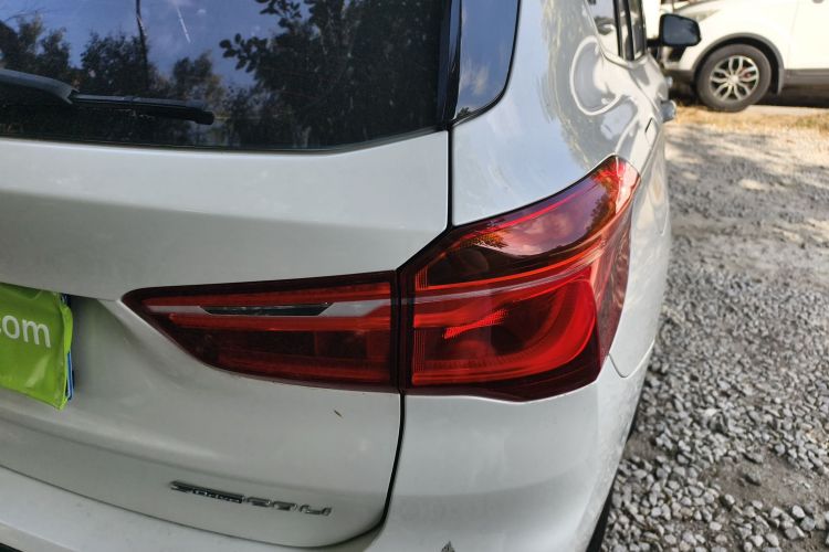 宝马X1 2019款 sDrive20Li 领先型车身外观9