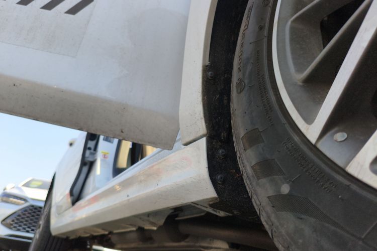 比亚迪 秦PLUS 2024款 荣耀版 DM-i 120KM领先型局部细节9001