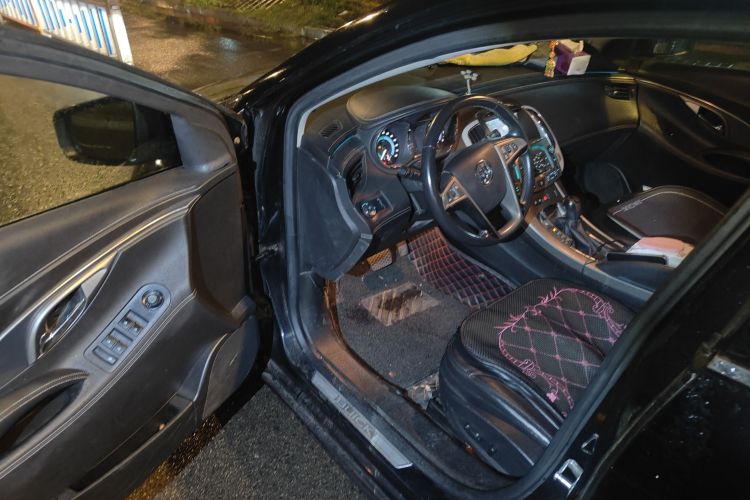 别克 君越 2011款 2.0T旗舰版中控内饰20