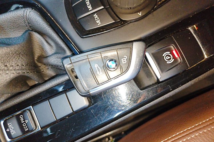 宝马X1 2018款 sDrive18Li 尊享型中控内饰11