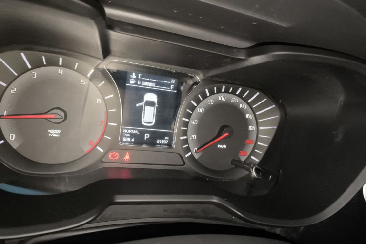 广汽传祺 传祺GS4 2017款 235T 自动两驱精英版中控内饰14