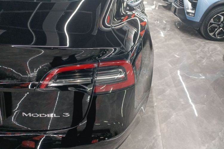 特斯拉 Model 3 2021款 标准续航后驱升级版 3D6车身外观9