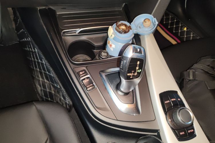 宝马4系 2016款 420i Gran Coupe 进取型中控内饰18