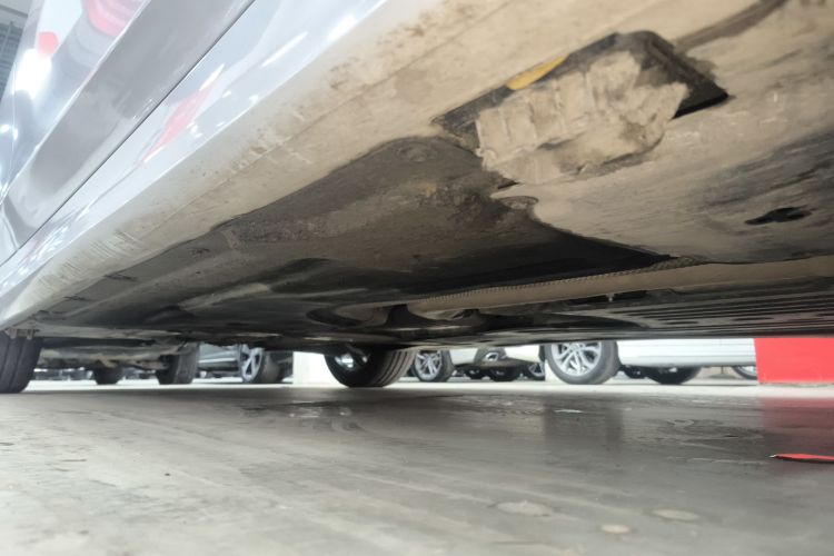 宝马3系 2021款 改款二 320i 运动套装局部细节9001