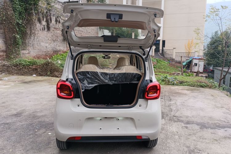 五菱汽车 宏光MINIEV 2025款 四门版 进阶款机舱底盘23