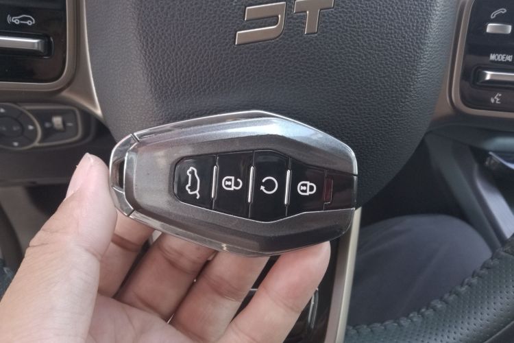 捷途山海L9 2024款 1.5TD 2DHT Max 7座中控内饰7004