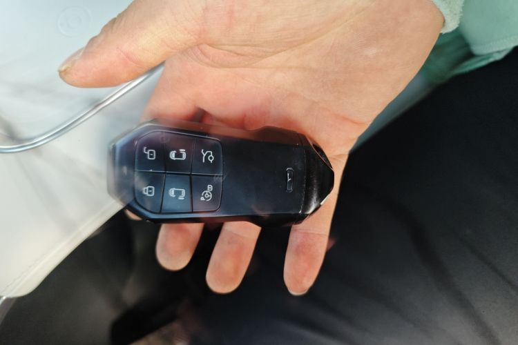 小鹏X9 2024款 702超长续航Max中控内饰7001