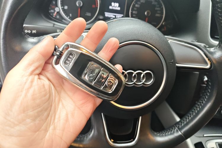 奥迪Q5 2017款 40 TFSI 进取型中控内饰11