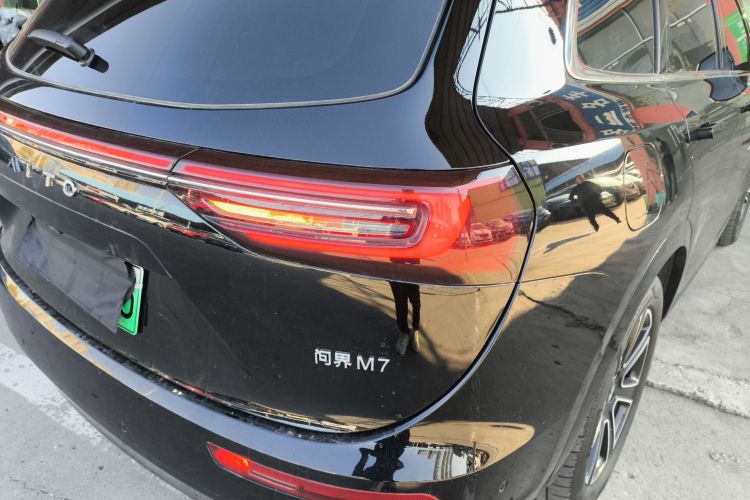 鸿蒙智行 问界M7 2024款 1.5T 智驾四驱Pro版 6座车身外观9