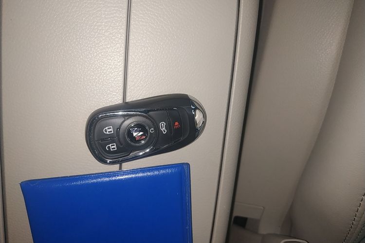 别克GL8 2023款 陆上公务舱 智享型中控内饰11