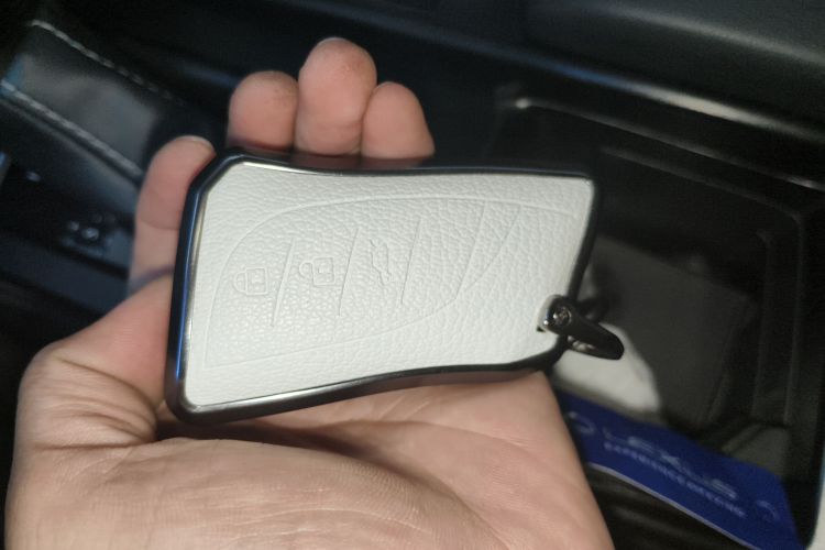 雷克萨斯ES 2020款 300h 行政版中控内饰11