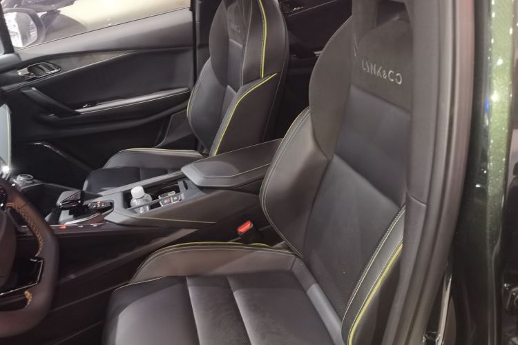 领克06 EM-P 2023款 1.5T Remix PHEV Hero中控内饰19