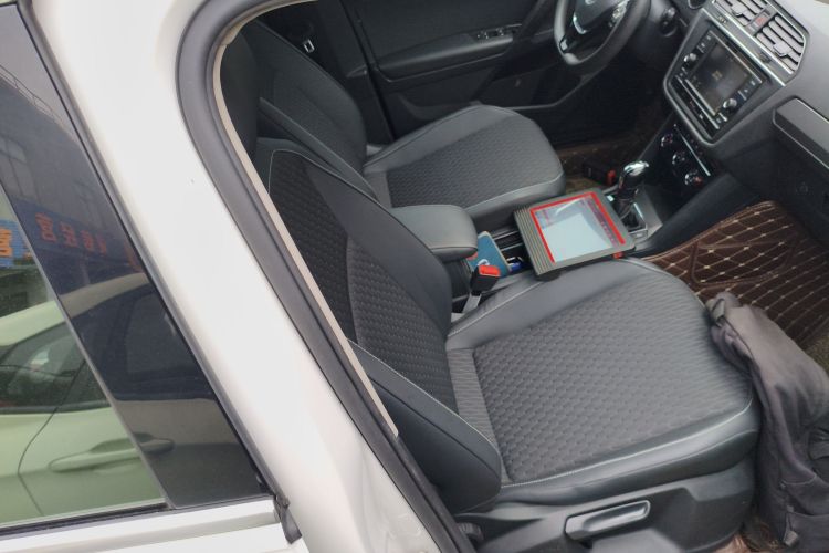 大众 途观L 2019款 330TSI 自动两驱风尚版 国VI局部细节41