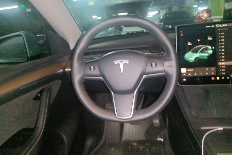 特斯拉 Model Y 2021款 标准续航后驱版中控内饰13