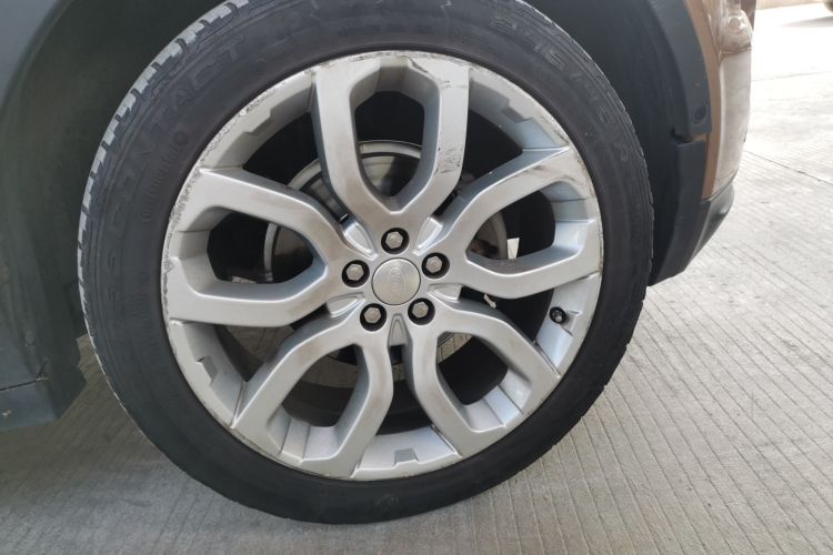 路虎 揽胜极光(进口) 2014款 2.0T 5门耀动版车身外观10