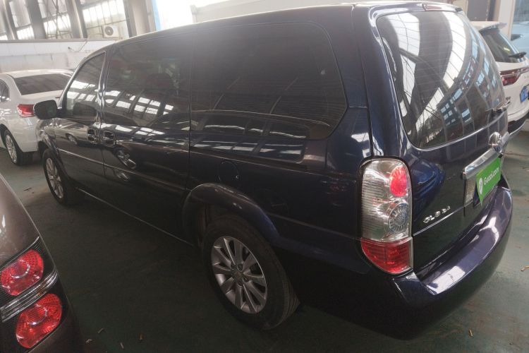 别克GL8 2014款 2.4L 经典版车身外观4