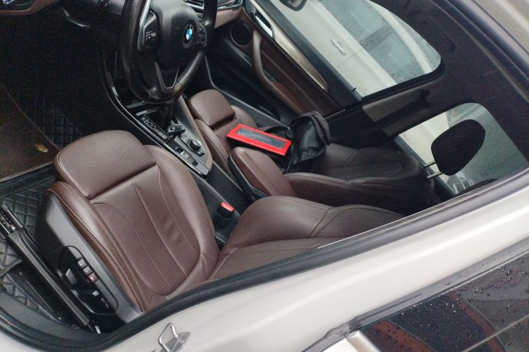 宝马X1 2019款 sDrive18Li 尊享型中控内饰19