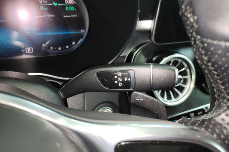 奔驰C级 2019款 改款 C 260 L 4MATIC 运动版中控内饰18