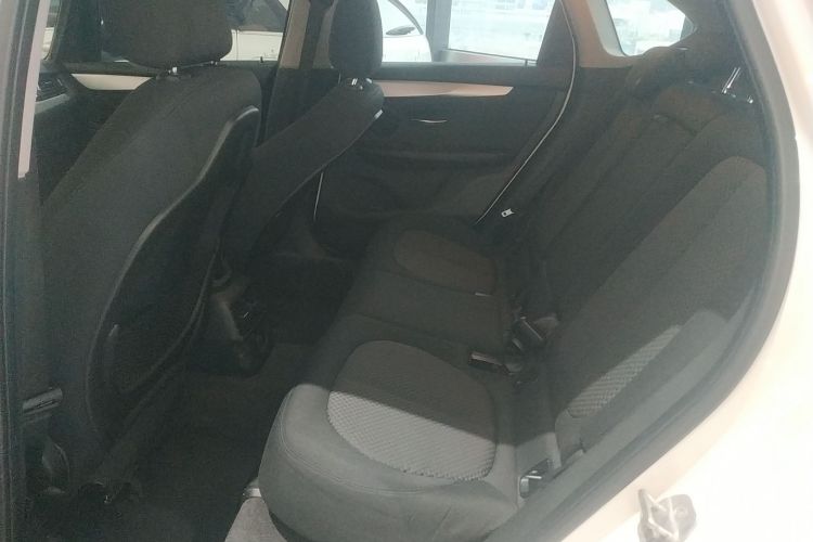 宝马2系旅行车 2016款 218i 领先型中控内饰7004