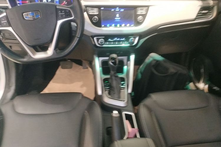吉利汽车 远景X3 2017款 1.5L 自动尊贵型中控内饰18