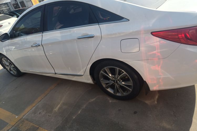 现代 索纳塔 2015款 经典 2.0L 自动豪华版车身外观6003