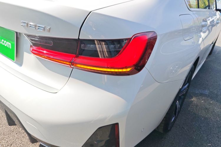 宝马3系 2024款 325i M运动套装车身外观6006