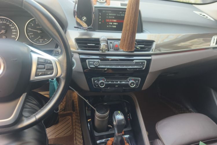 宝马X1 2018款 sDrive18Li 尊享型中控内饰16