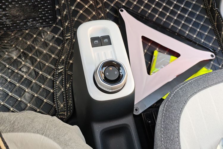 吉利银河 熊猫 2025款 210km 元气熊中控内饰18