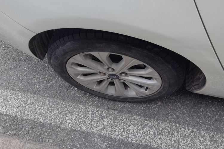 福特 福睿斯 2015款 1.5L 自动时尚型车身外观6003