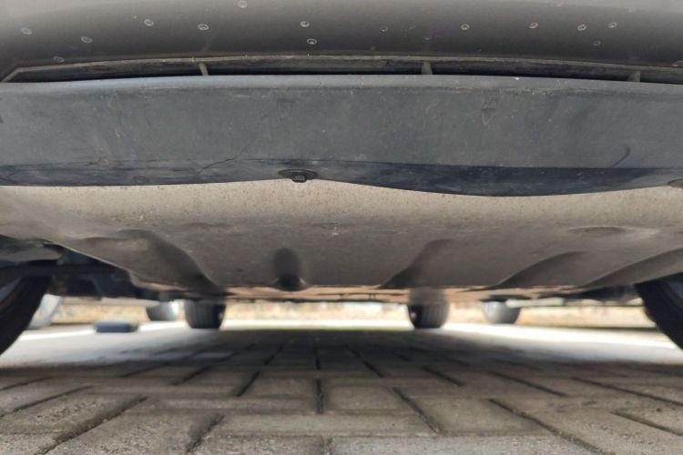 宝马3系 2015款 320Li 超悦版豪华设计套装局部细节9008