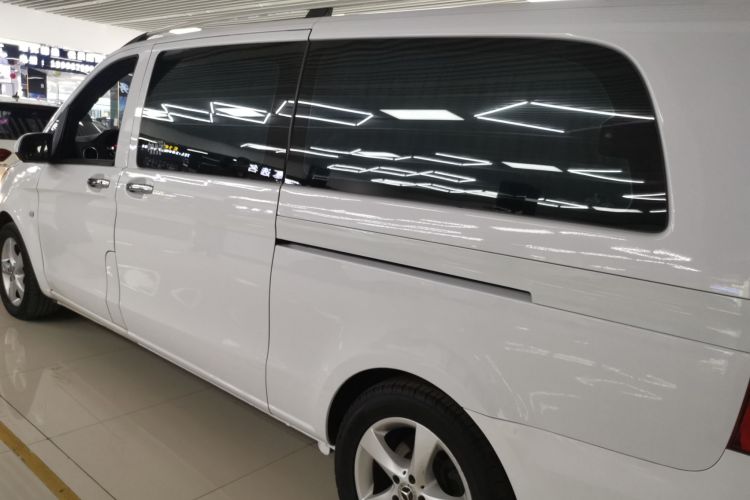 奔驰 威霆 2018款 2.0T 商务版 国VI车身外观4