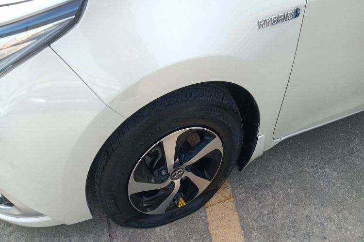 丰田 雷凌 2017款 改款双擎 1.8H GS E-CVT精英天窗版 国V车身外观6007