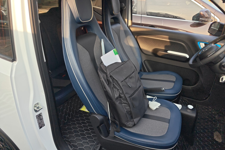 五菱汽车 宏光MINIEV 2022款 GAMEBOY 200km 玩咖款 磷酸铁锂局部细节41