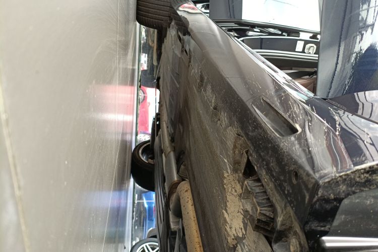 宝马X5 2023款 xDrive 30Li 尊享型M运动曜夜套装局部细节9001