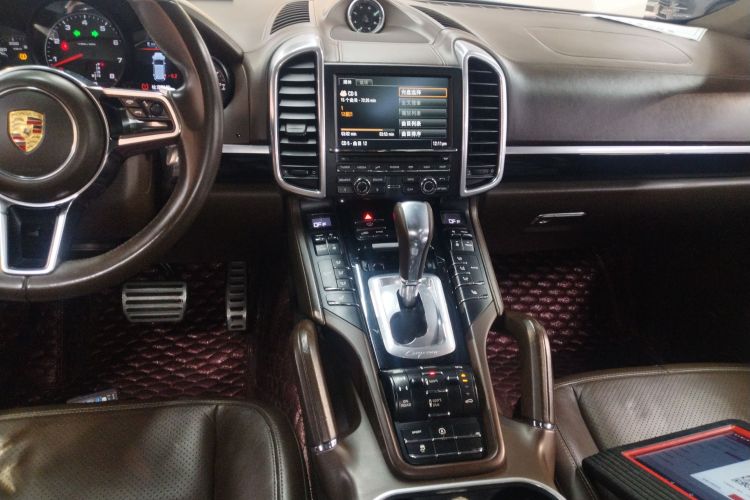 保时捷 2015款 Cayenne 3.0T中控内饰16