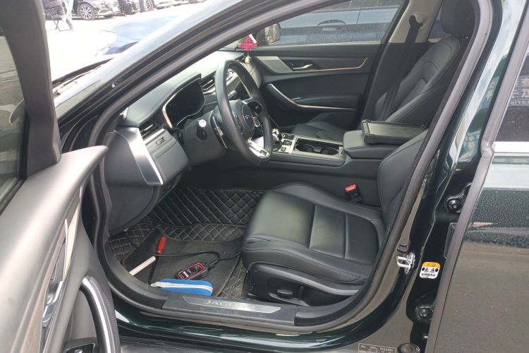 捷豹XFL 2022款 XFL 2.0T P200 两驱精英豪华版局部细节19