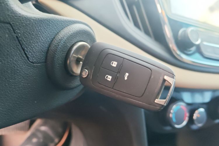 雪佛兰 科鲁泽 2022款 320 自动悦享天窗版中控内饰11