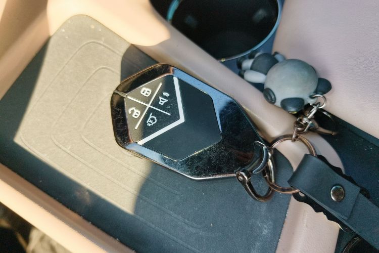 深蓝汽车 深蓝SL03 2022款 515纯电版中控内饰11