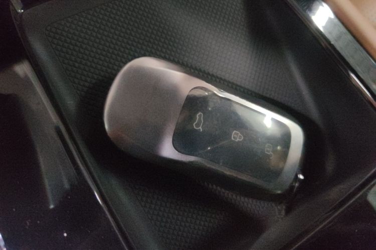 理想汽车 理想ONE 2021款 增程6座版中控内饰7001